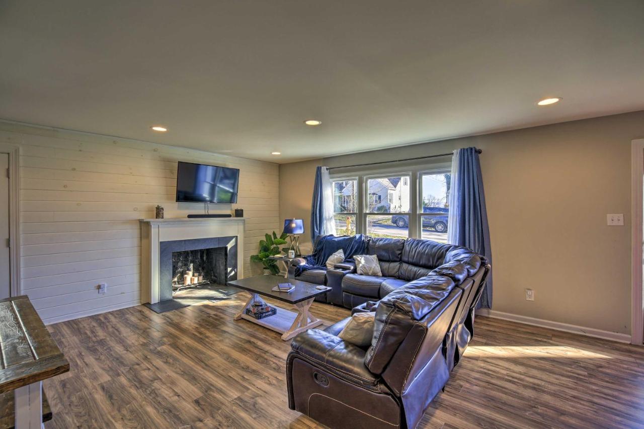 Cozy Bristol Home With Yard About 1 Mile To Downtown! Exterior photo