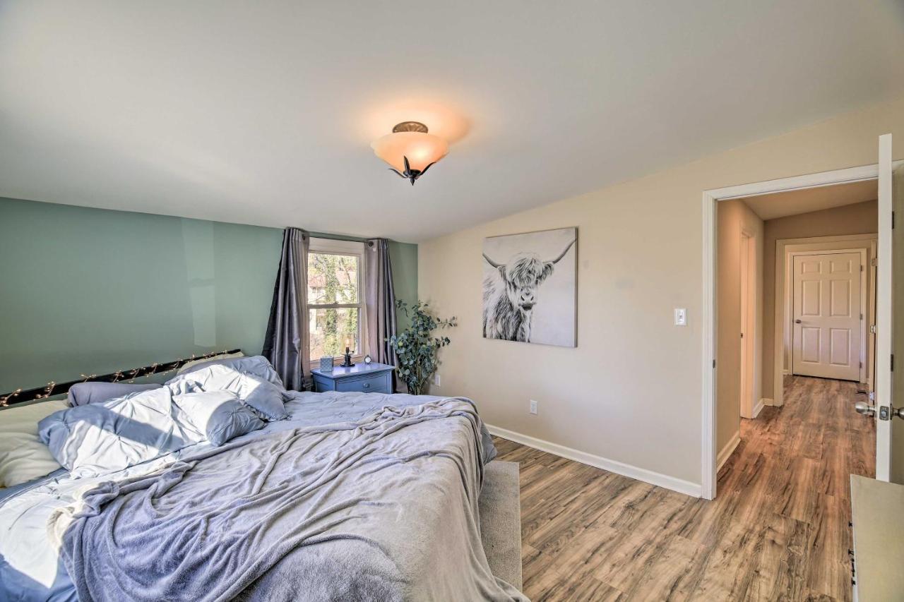 Cozy Bristol Home With Yard About 1 Mile To Downtown! Exterior photo