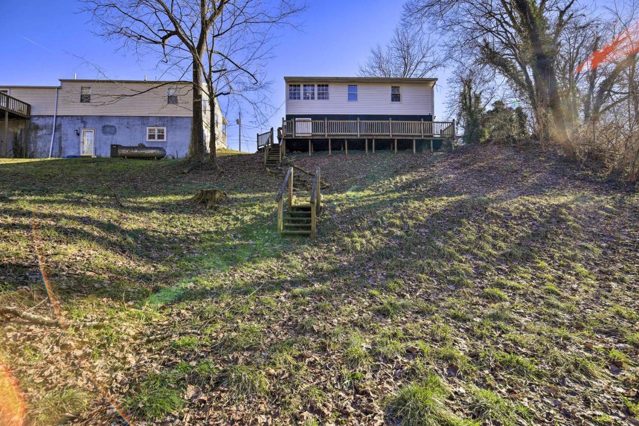 Cozy Bristol Home With Yard About 1 Mile To Downtown! Exterior photo