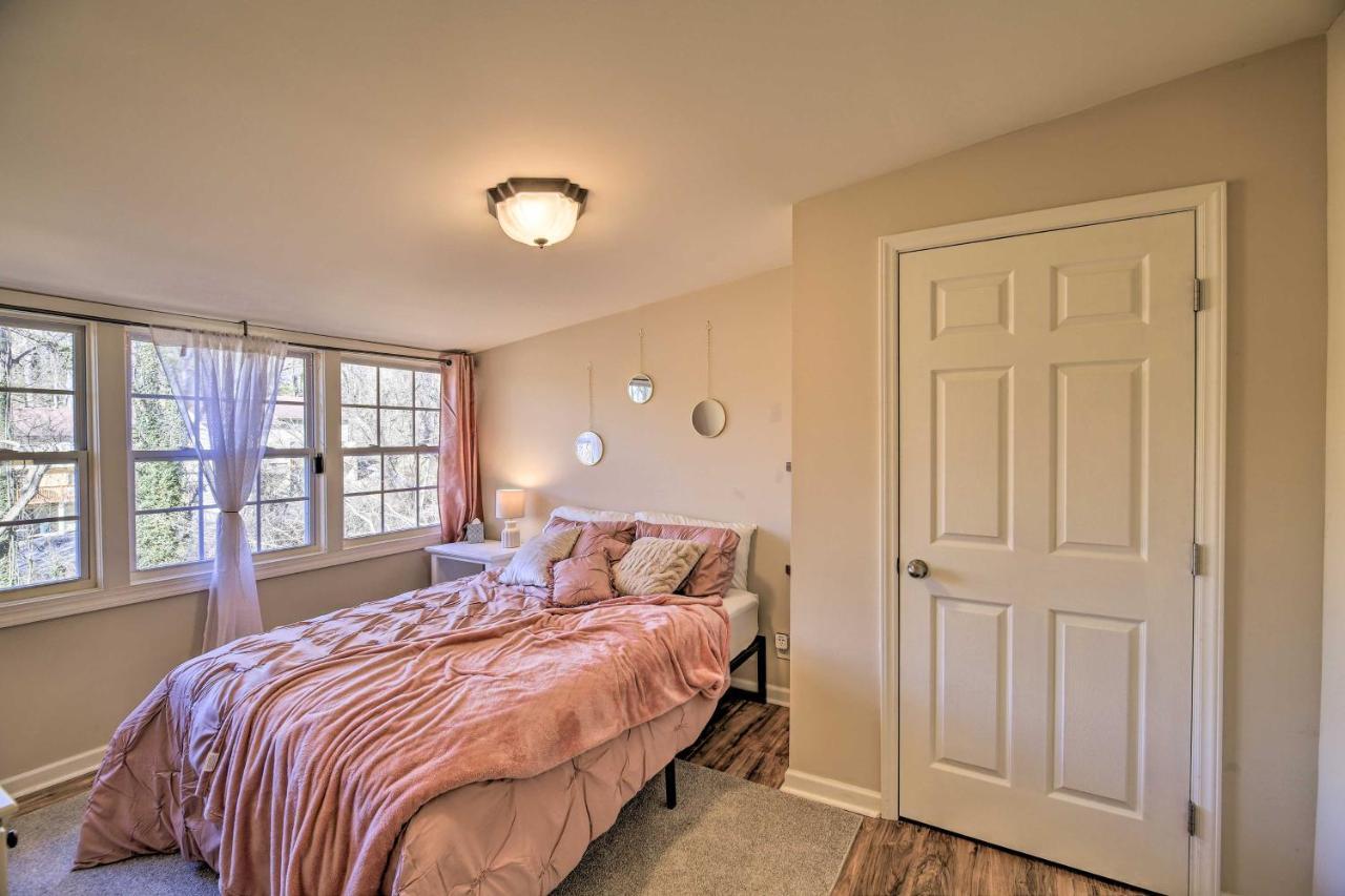 Cozy Bristol Home With Yard About 1 Mile To Downtown! Exterior photo
