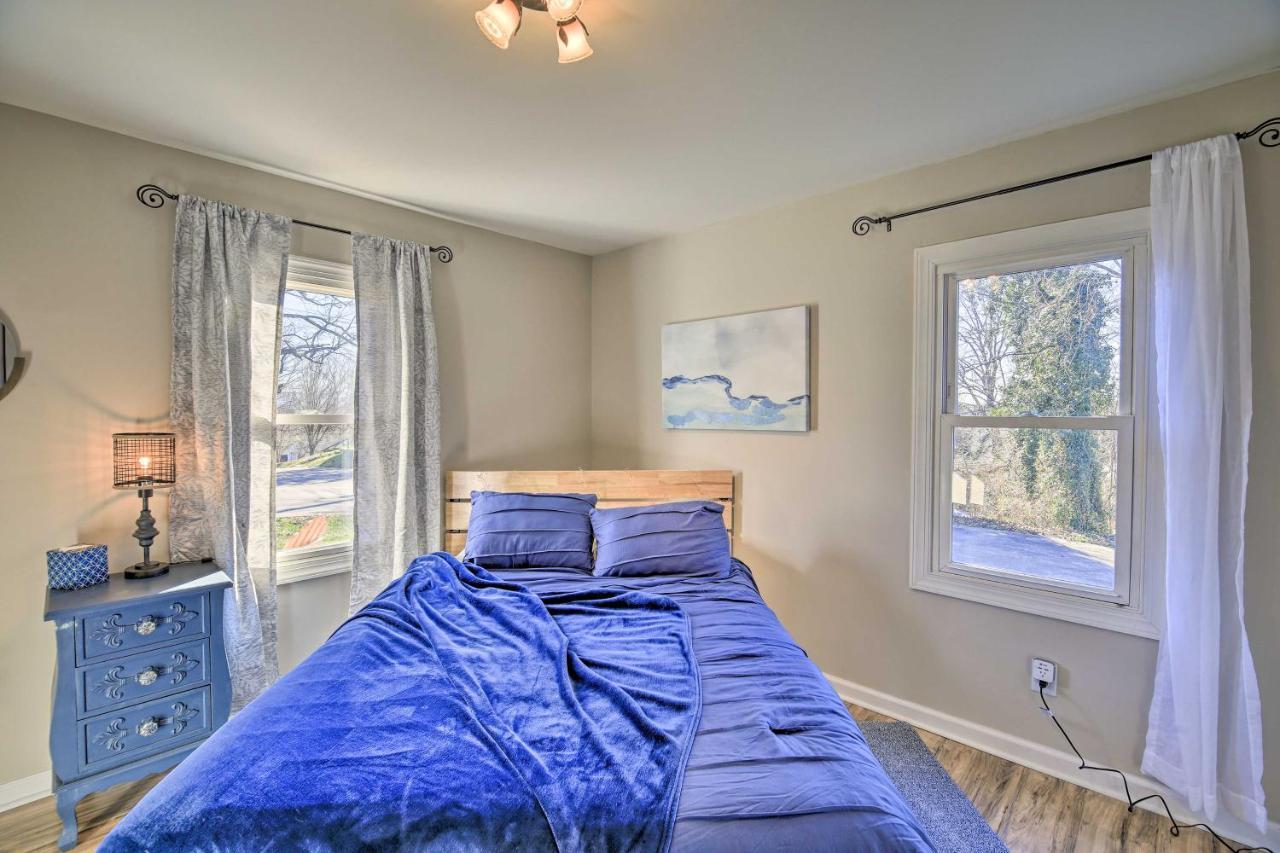 Cozy Bristol Home With Yard About 1 Mile To Downtown! Exterior photo